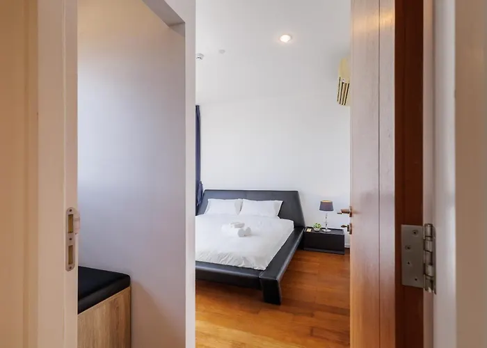 Huge Luxury Center Of Bkk 5 Mins Bts Asok Apartment *